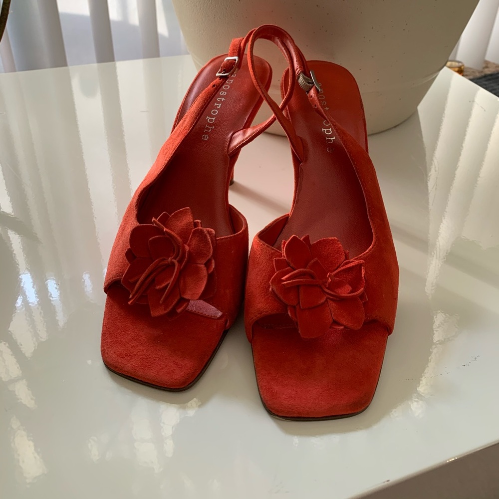 NWOT Apostrophe Orange Suede Sandals